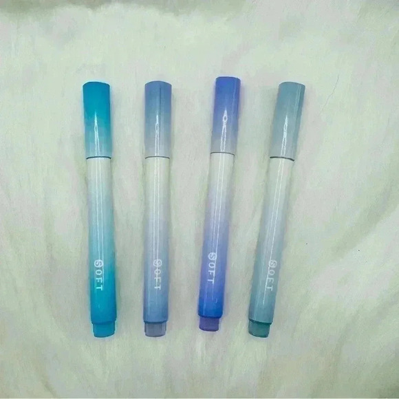 Weekly Planner and Purple Series Highlighter Pen Set Bundle - Picture 3 of 9